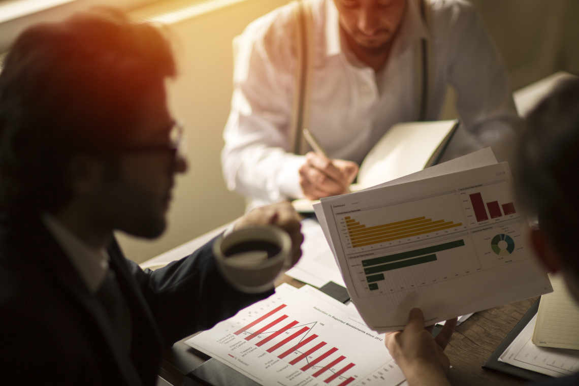 أبحاث السوق لبطاقة الأداء المتوازن